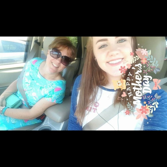 Meet your Posher, Karen - Picture 3 of 6